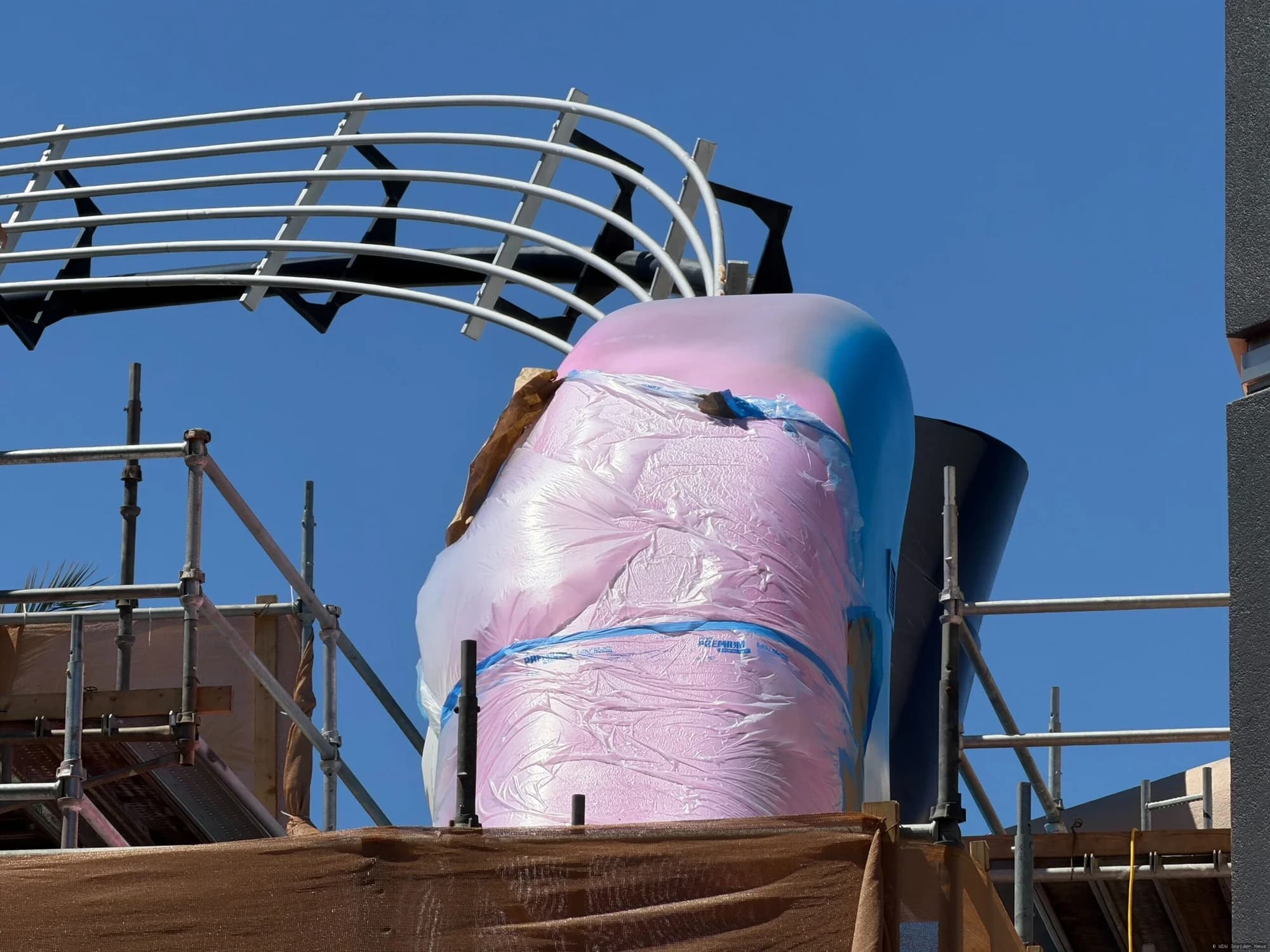 Rock Around the Shop Sign Removed, More Attraction Painting at Rock n Roller Coaster
